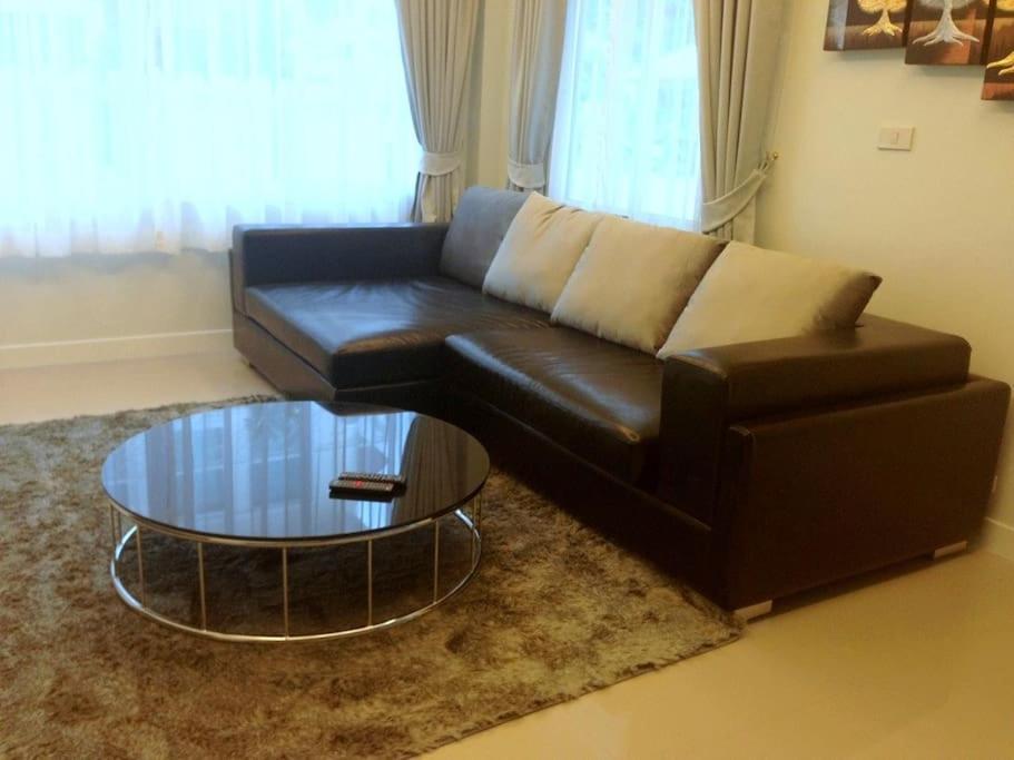 Stunning 4-br House With Inviting Swimming Pool *