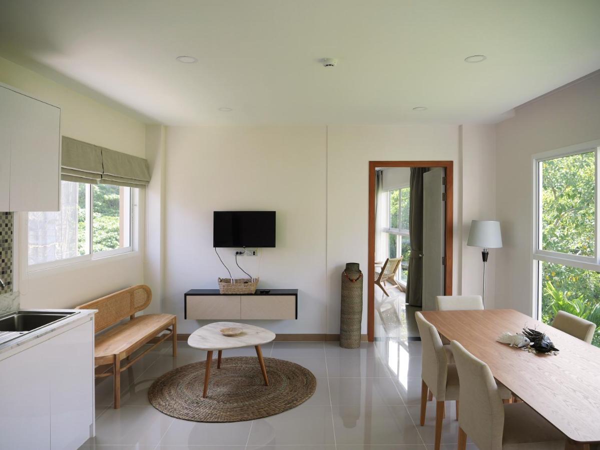 Karon & Sea View Pool Apartment