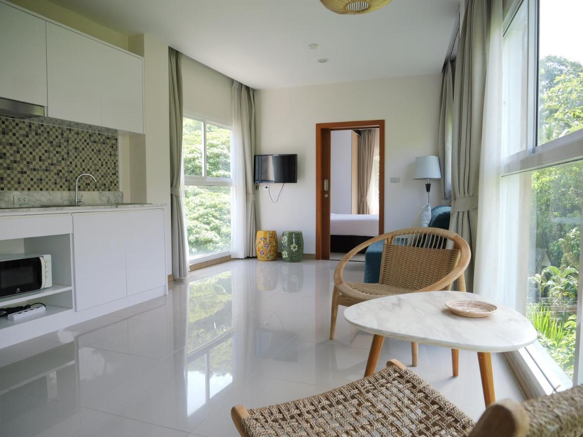 Karon & Sea View Pool Apartment Ban Karon
