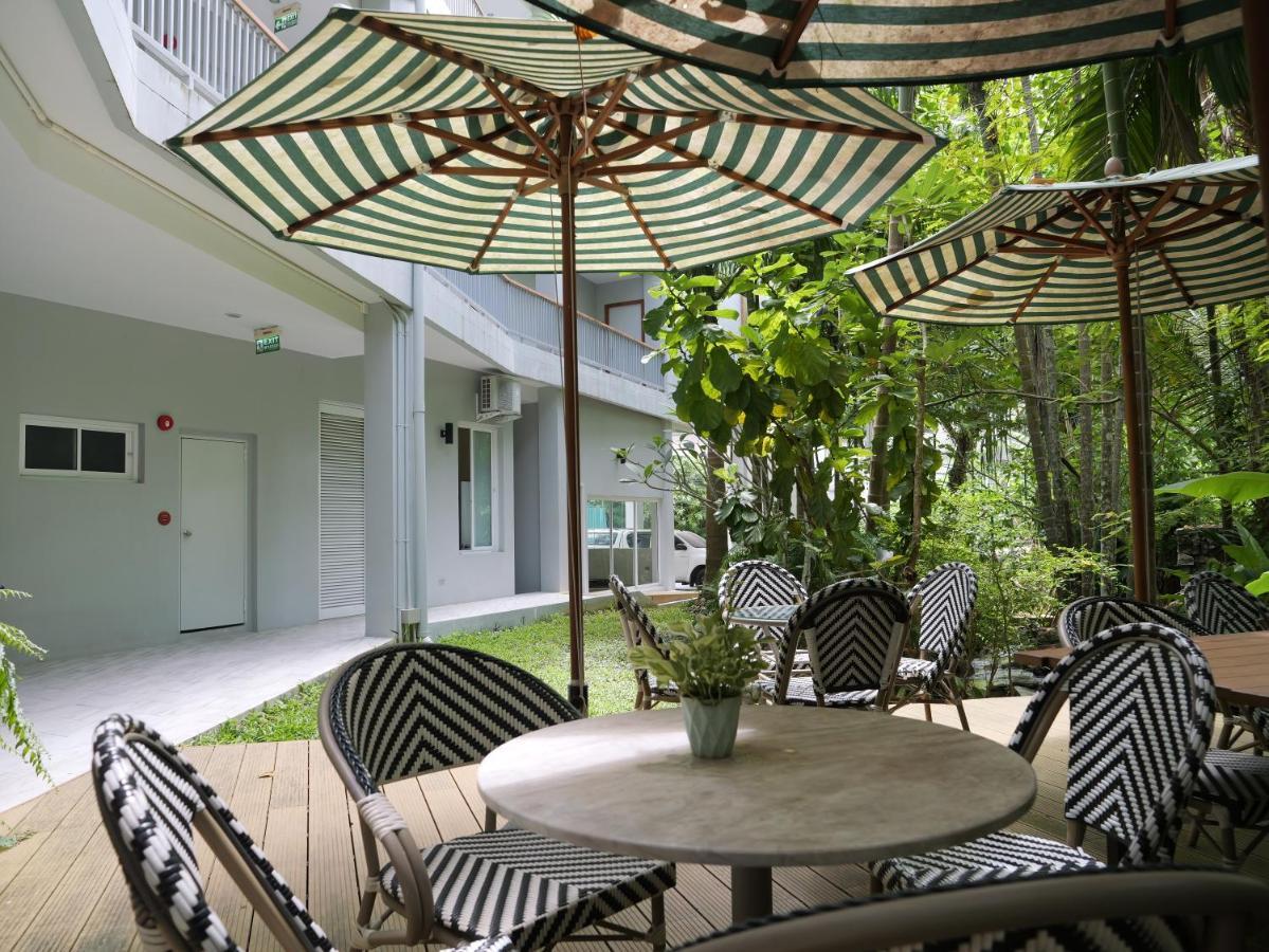 Karon & Sea View Pool Apartment *