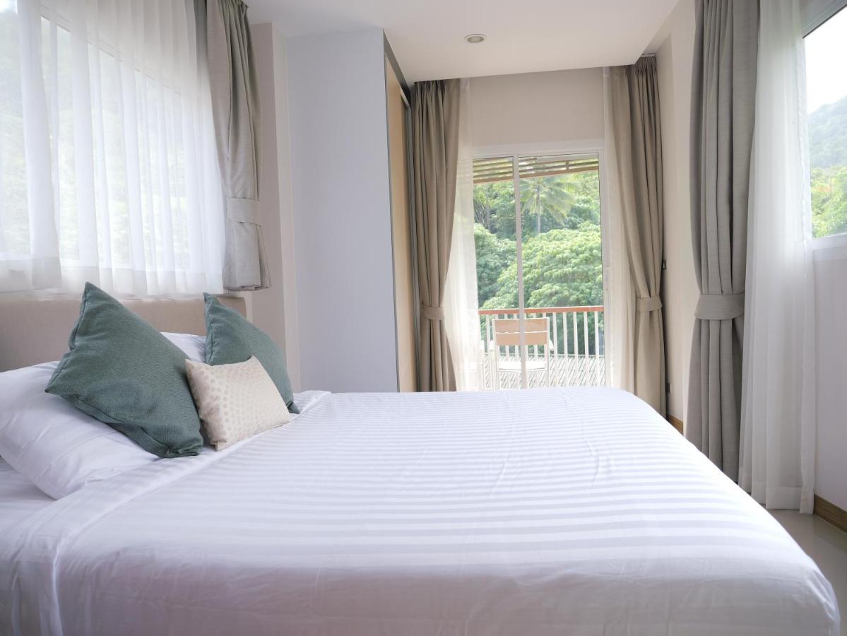 Karon & Sea View Pool