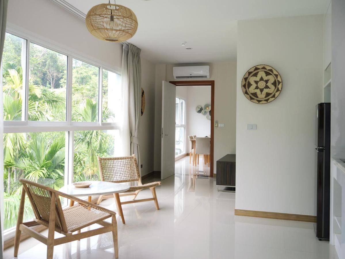 Karon & Sea View Pool Apartment *