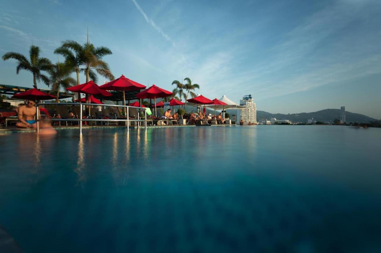 Seaview Duplex With Jacuzzi At The Charm Patong