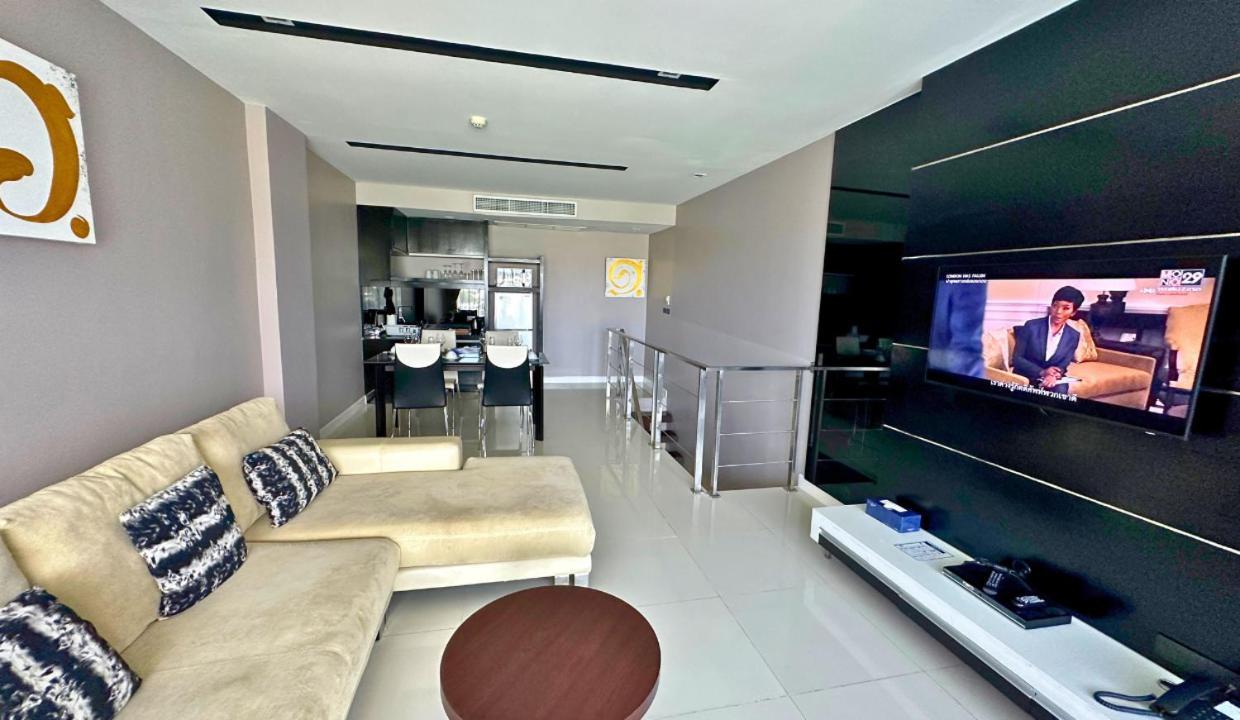 Seaview Duplex With Jacuzzi At The Charm Apartment Patong