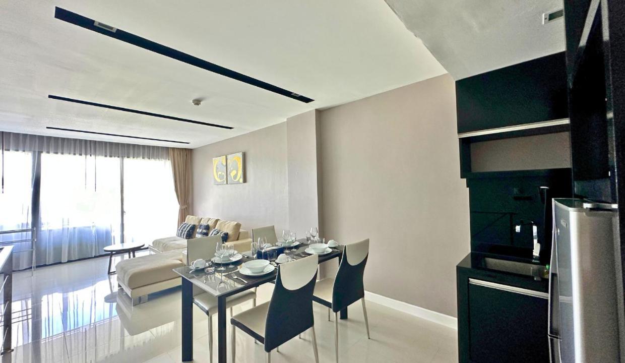Seaview Duplex With Jacuzzi At The Charm Apartment Patong