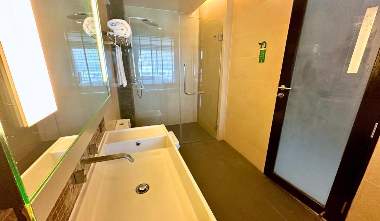 Seaview Duplex With Jacuzzi At The Charm Apartment *