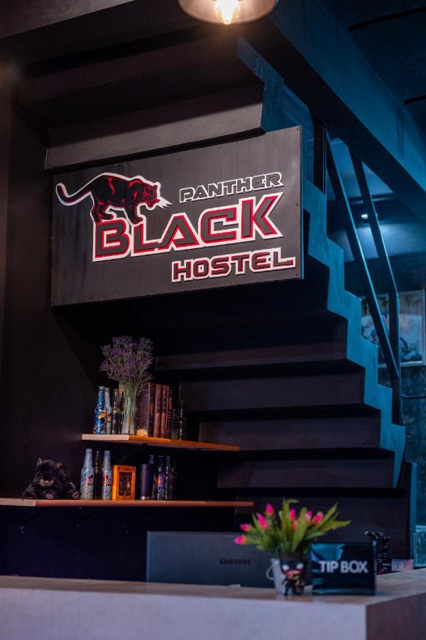 Black Panther Albergue Phuket