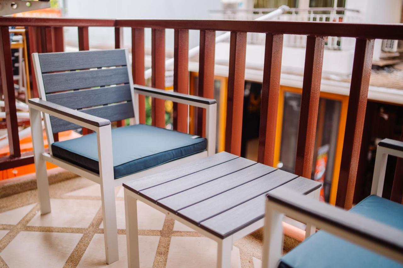 Side Hotel 3*