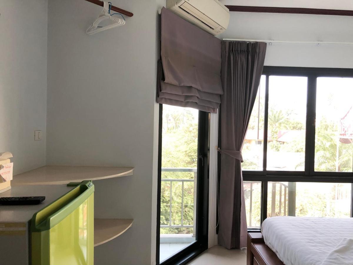 Premier Hostel *