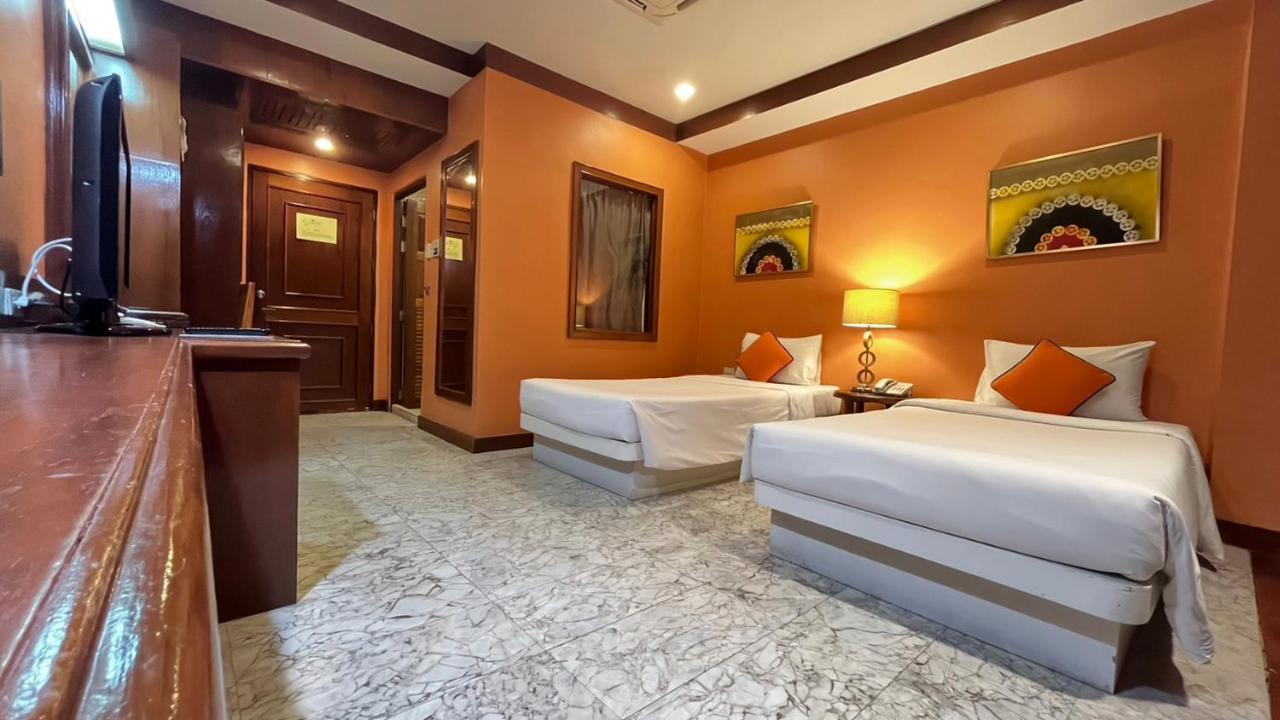 B Buri Hotel 3*