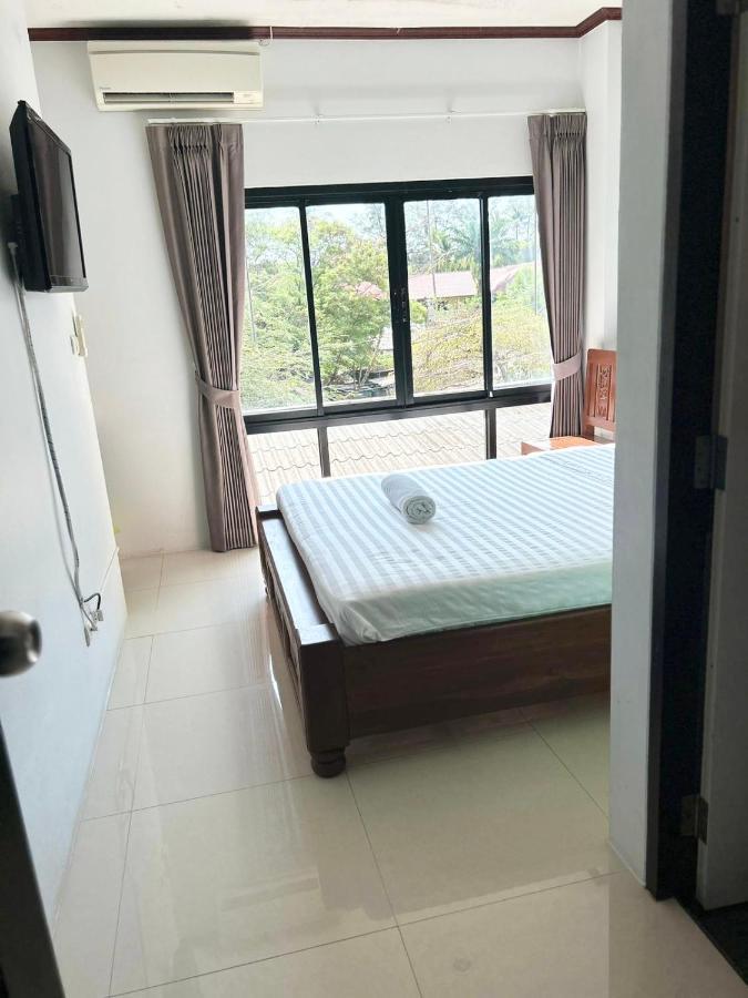 Hostel Premier Patong
