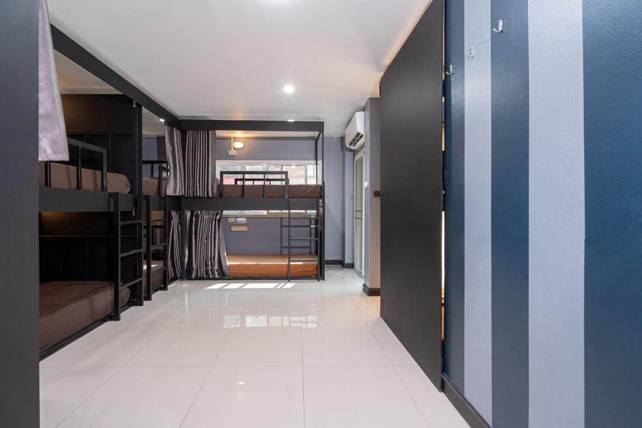 Hostel Black Pantera Patong