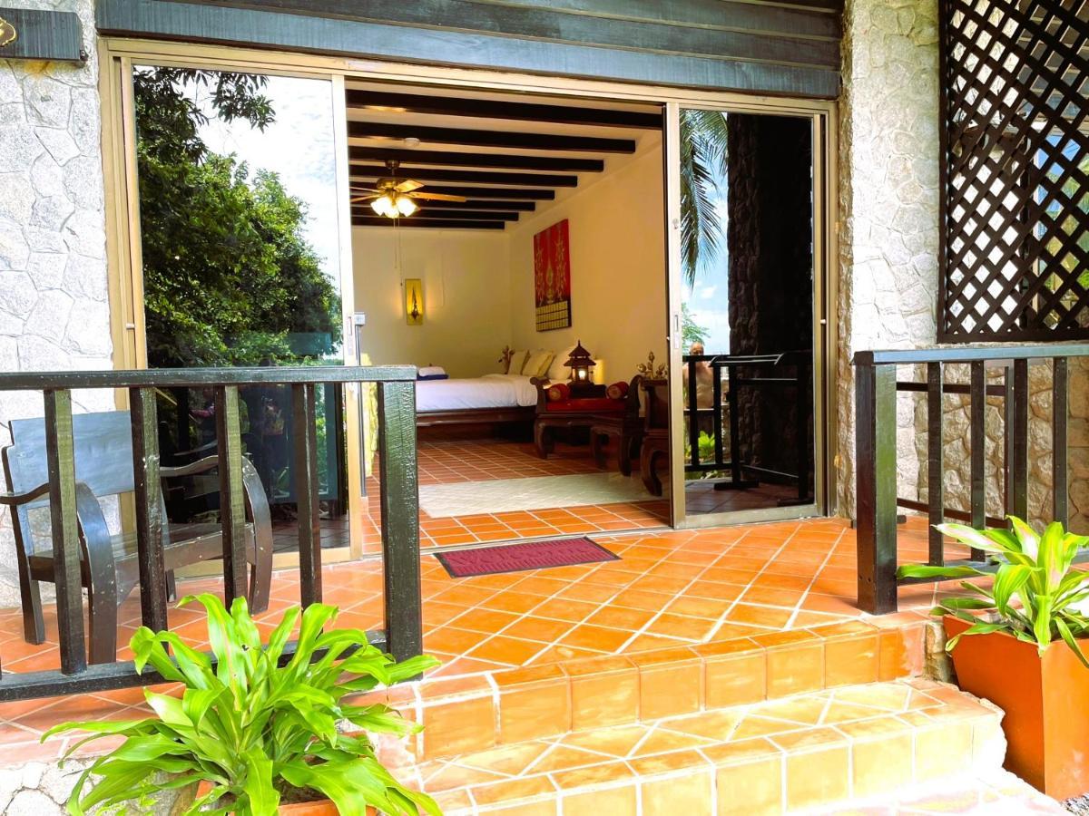 Boomerang Village Hotel