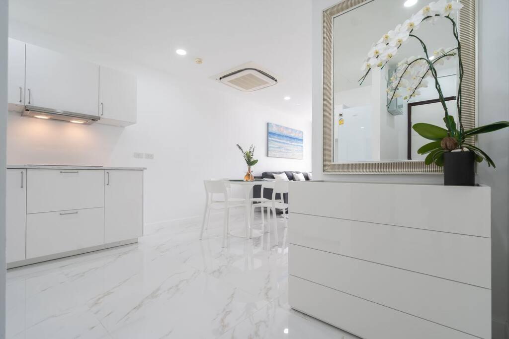 Tower Brand New 1-bedroom , Near Apartment Patong