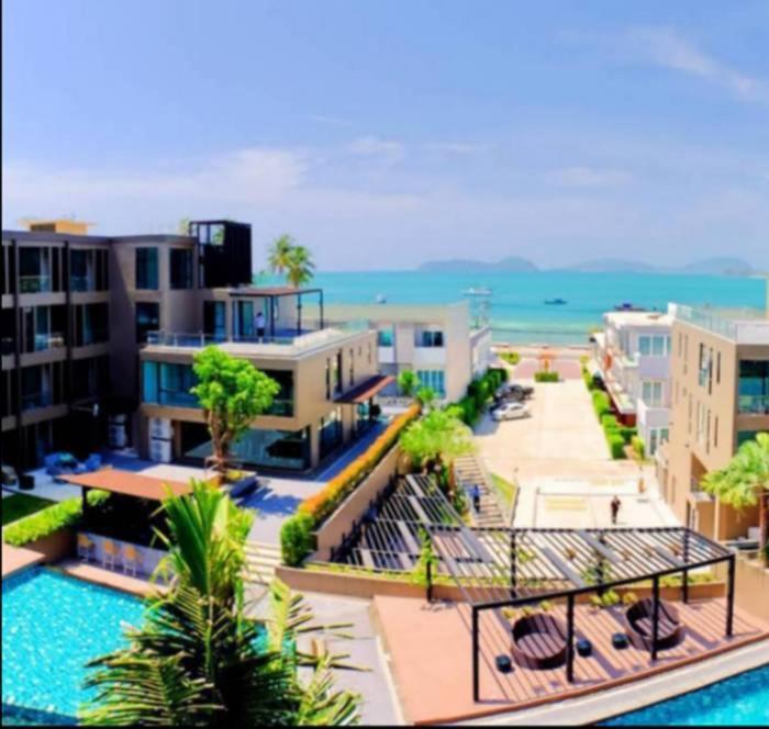 Hotel Panwa Side Beachfront