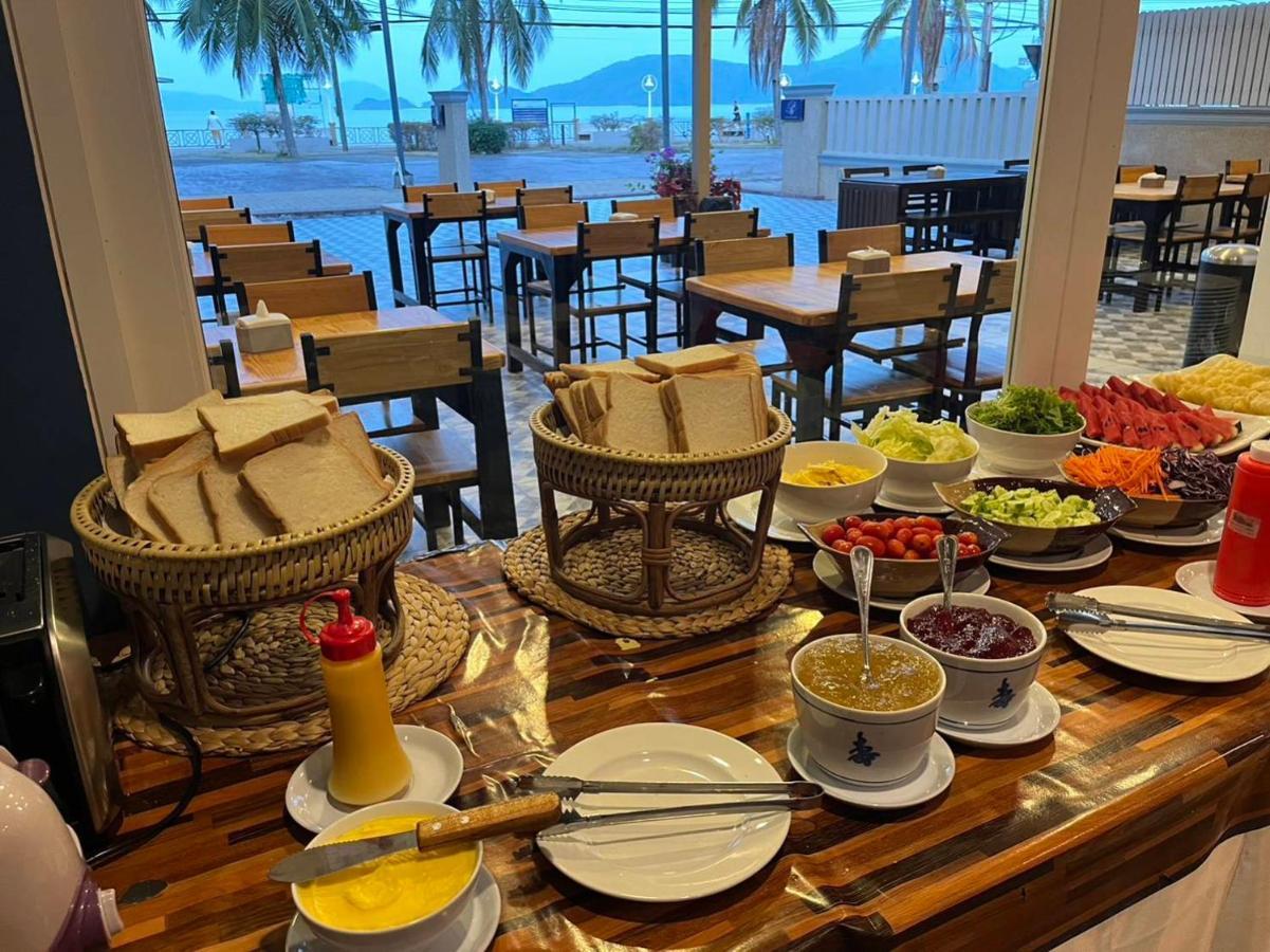 Panwa Side Beachfront 4*