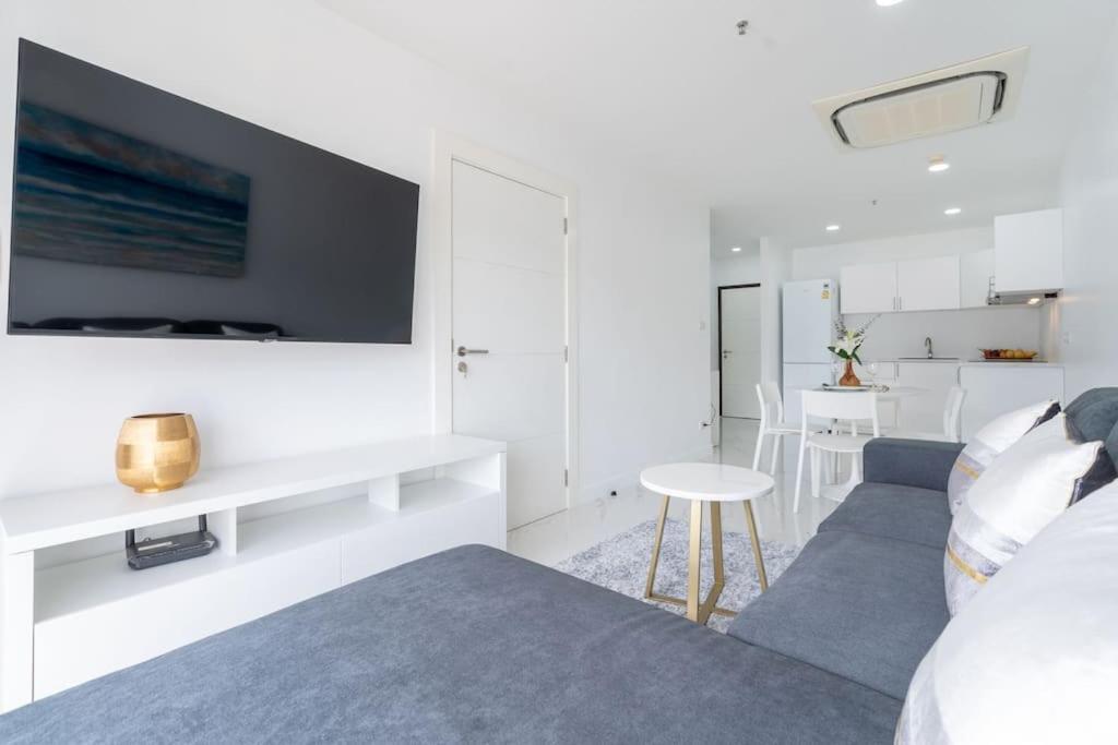 Apartment Tower 1-bedroom , 200 Meters From The