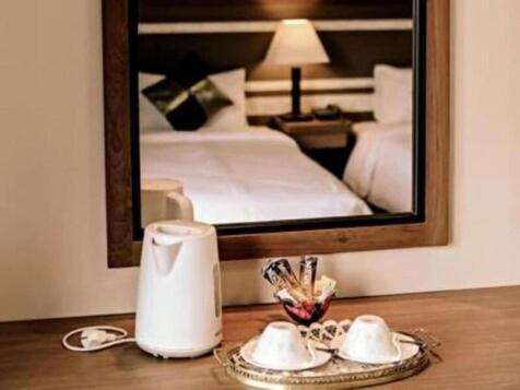 Hotel V