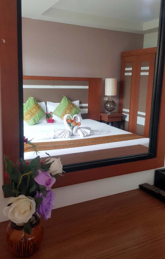 V Hotel 3*