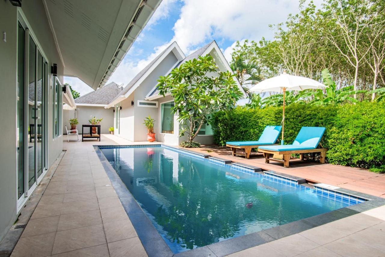 Colorful Pool Ban Chin Tham Mai