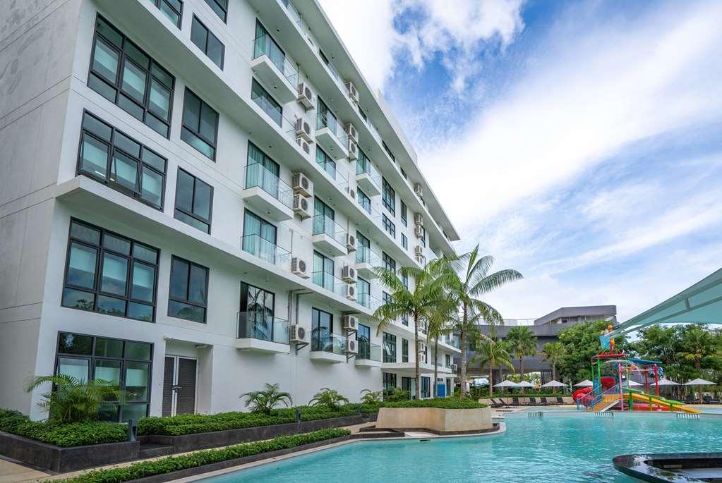 Wyndham La Hotel Phuket