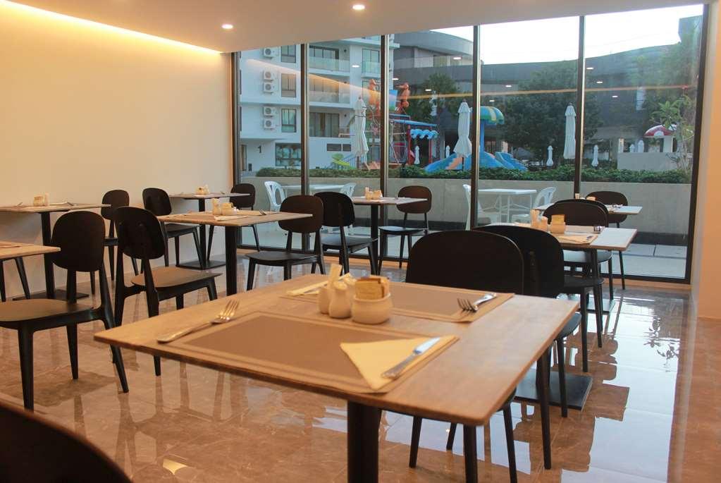 Wyndham La Hotel Phuket