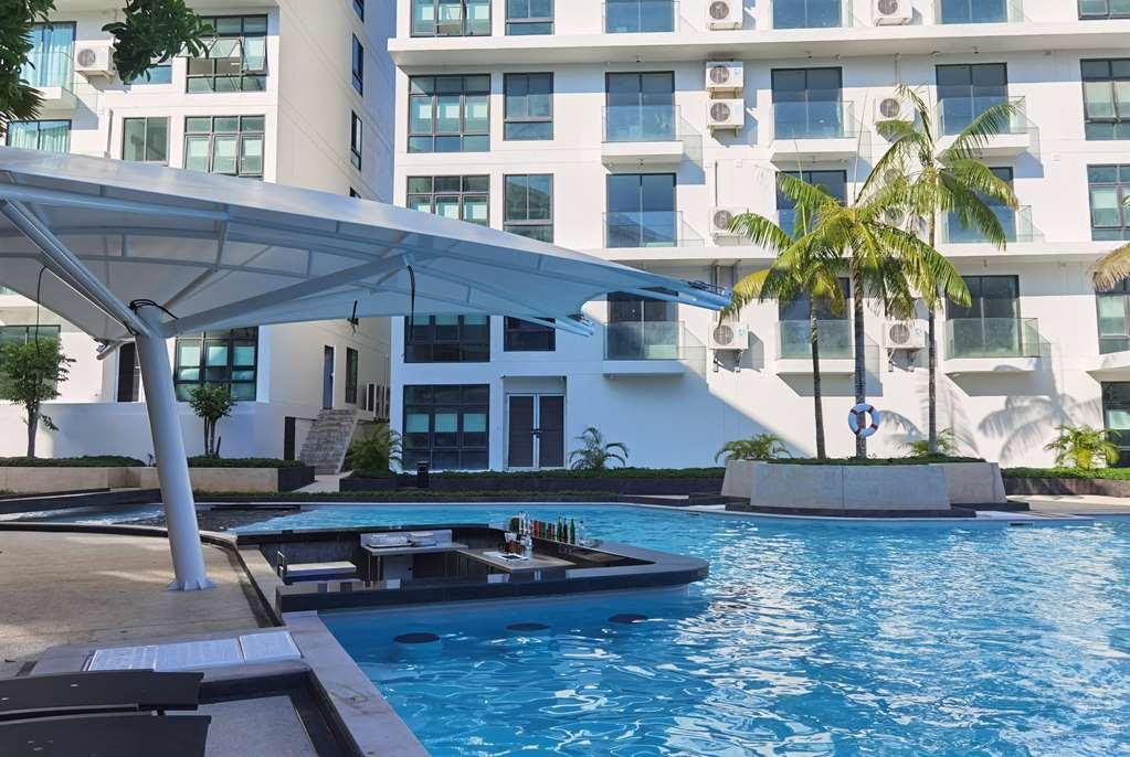 Wyndham La Hotel