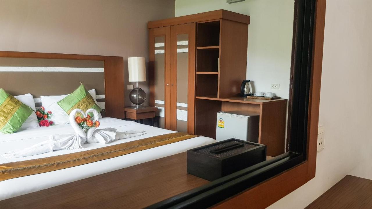 V Hotel 3*