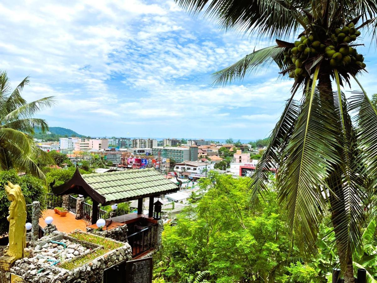Boomerang Village Hotel
