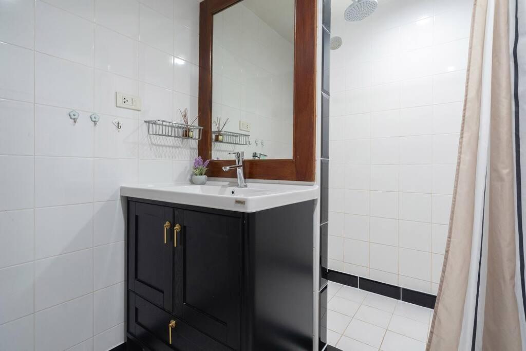 Apartment Beachside Apt. Short Walk To - 2br *