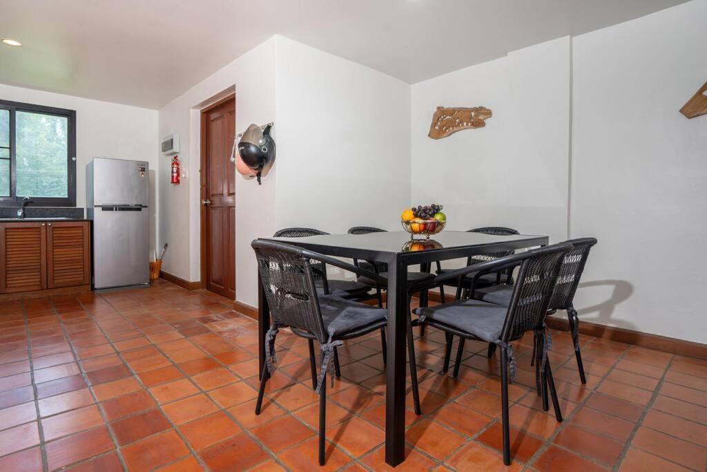 Beachside Apt. Short Walk To - 2br Apartment *