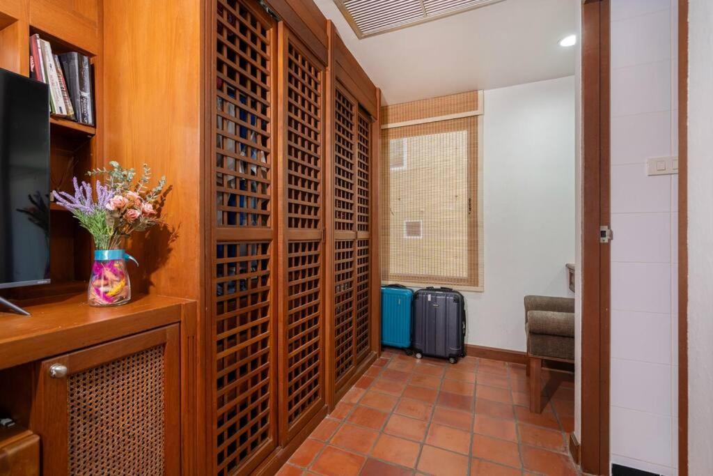 Apartment Beachside Apt. Short Walk To - 2br *