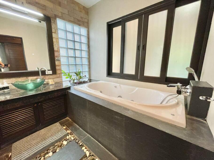 Layantara 3 Bedroom Bang Tao Villa