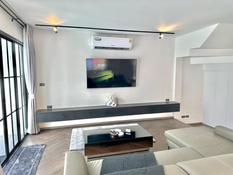 House No.148 Pool Villa Patong
