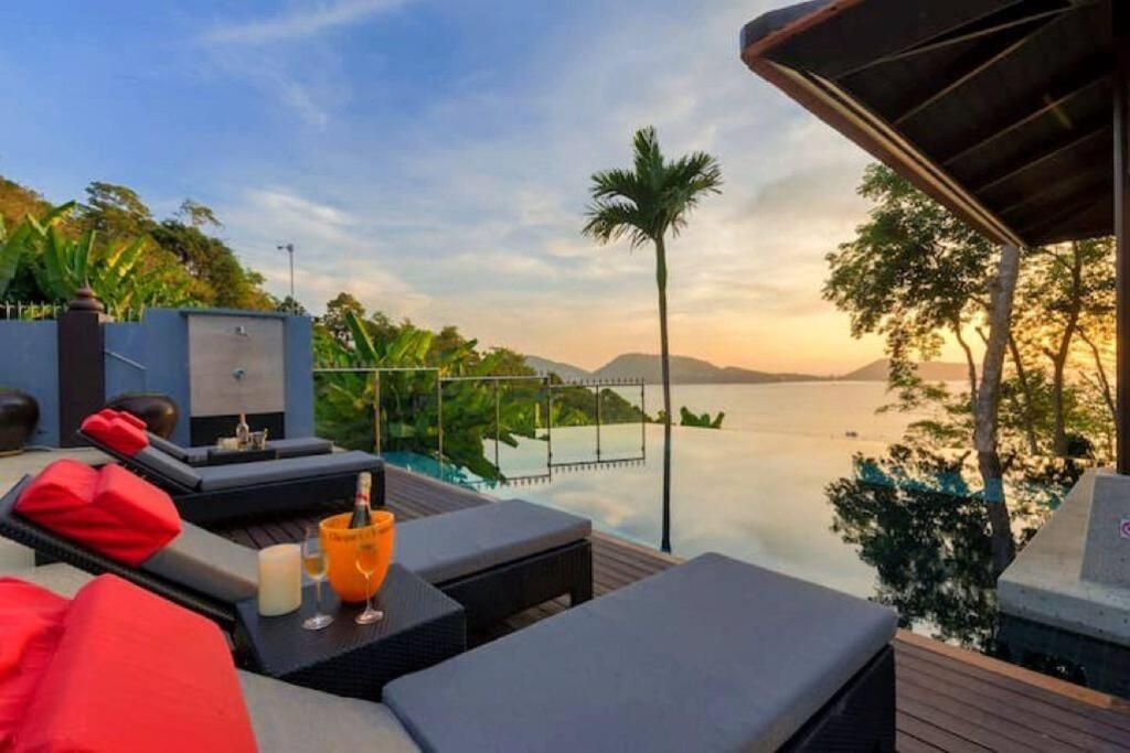Seaview Villa芭东一线海景豪华6卧别墅 3晚免费接机 女佣管家服务 早餐 Villa