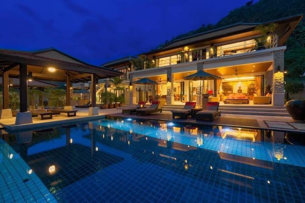 Seaview Villa芭东一线海景豪华6卧别墅 3晚免费接机 女佣管家服务 早餐 Villa