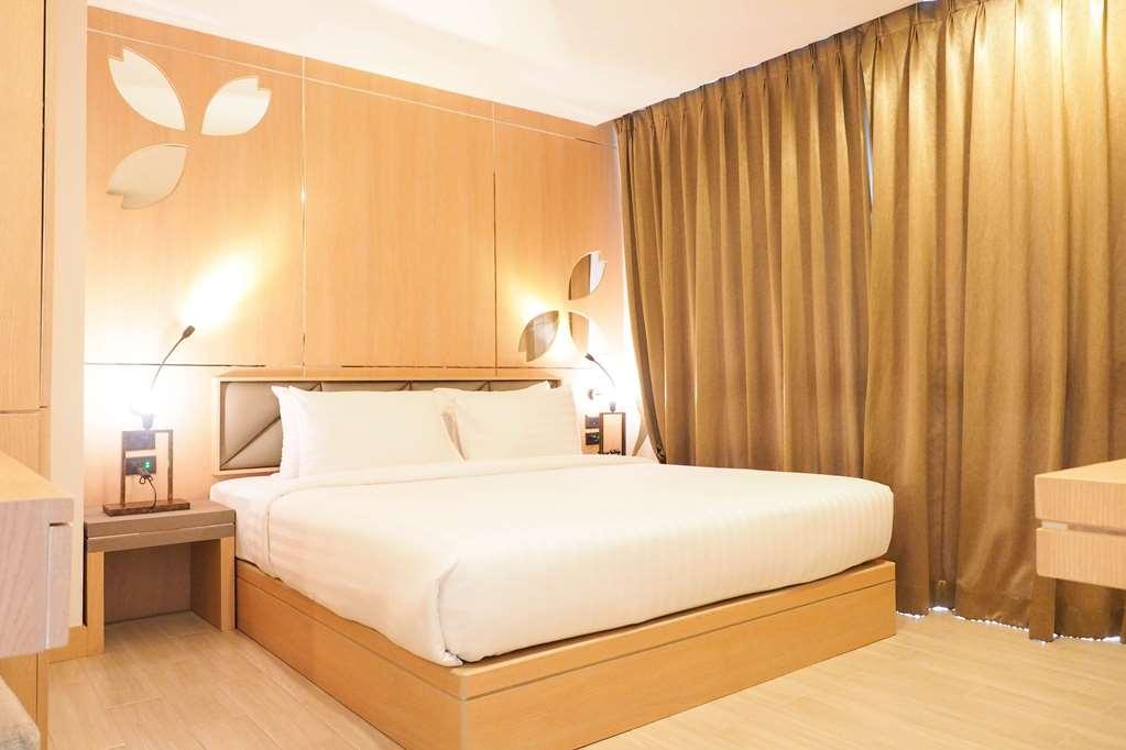 Clarion Patong Hotel *