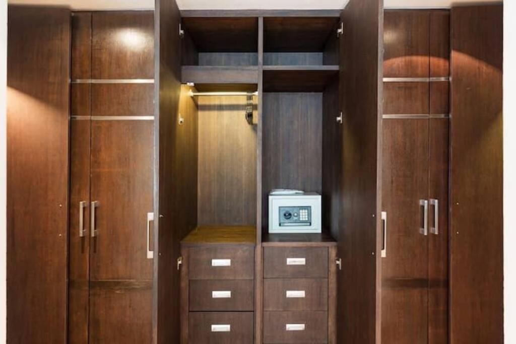 Villa Seaview Villa芭东一线海景豪华6卧别墅 3晚免费接机 女佣管家服务 早餐 Patong