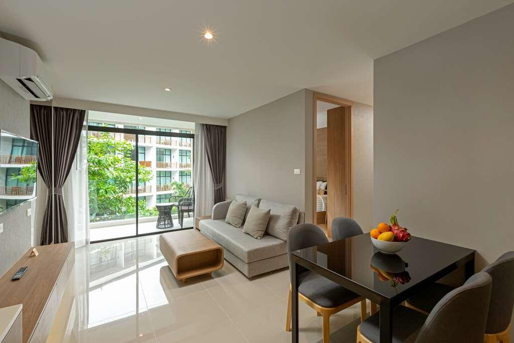 Wyndham Garden Naithon *