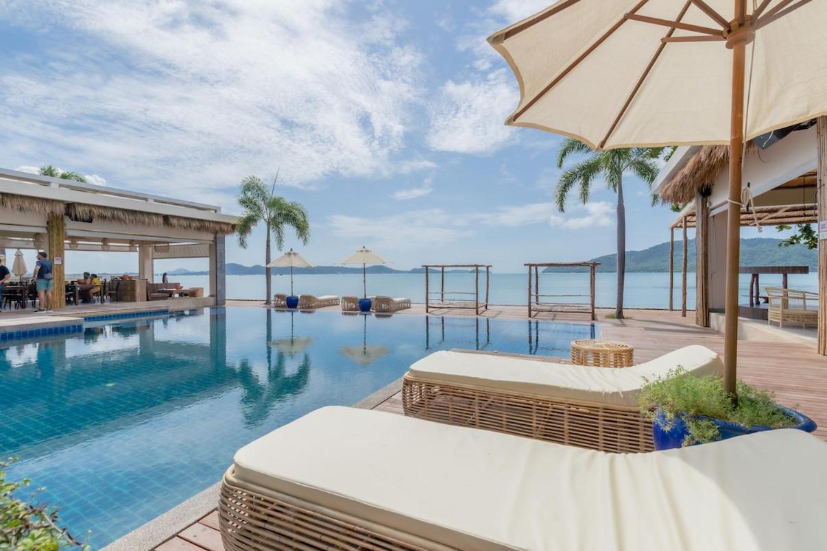 Poppy Beachfront *