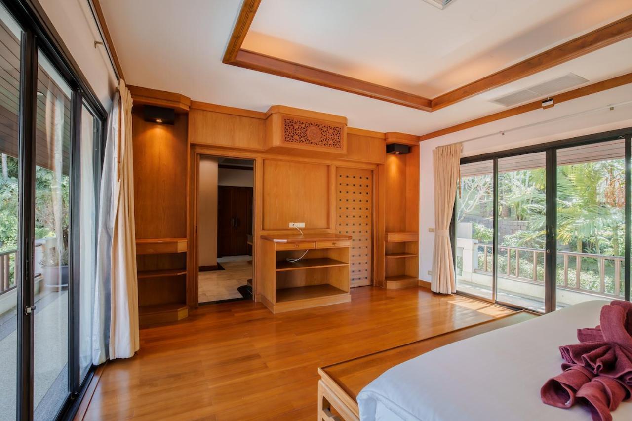 Solas Pool In Nai Harn Villa