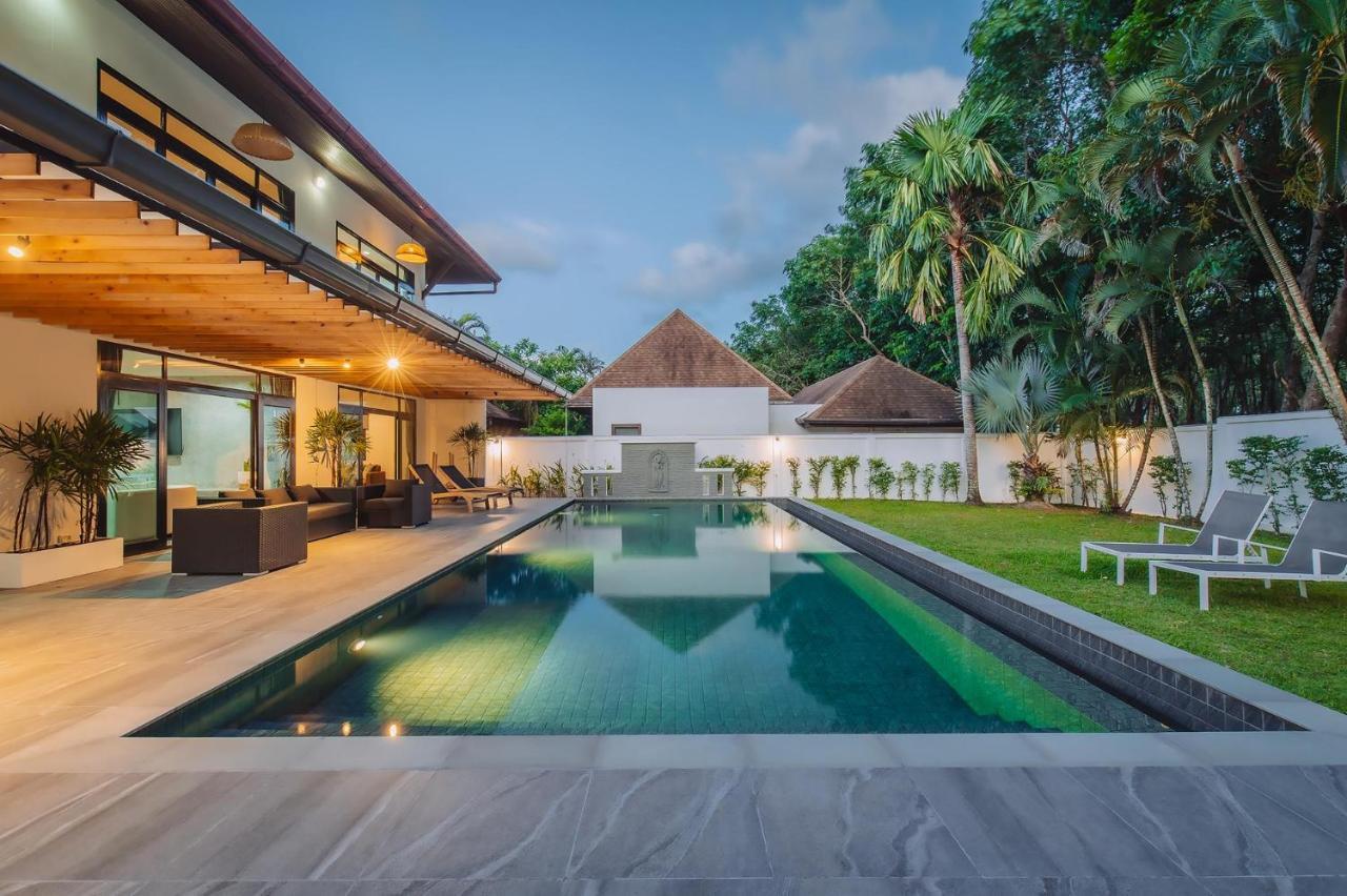 Villa Eden Pool In *
