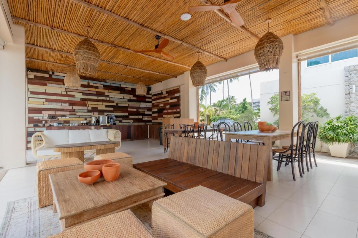 Poppy Beachfront Resort *