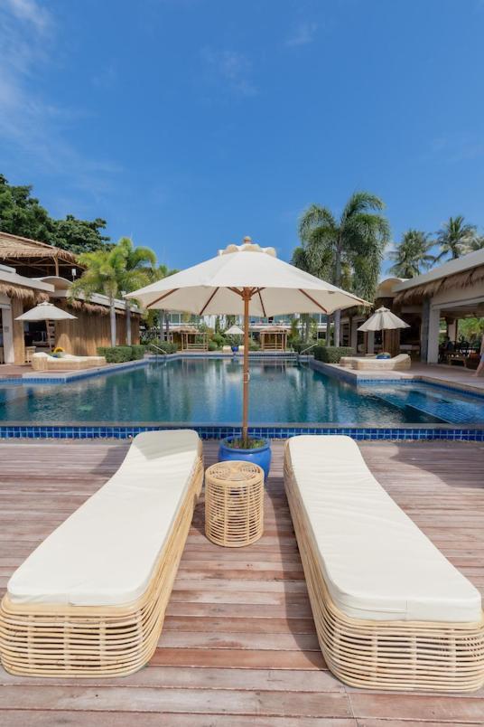 Resort Poppy Beachfront Rawai