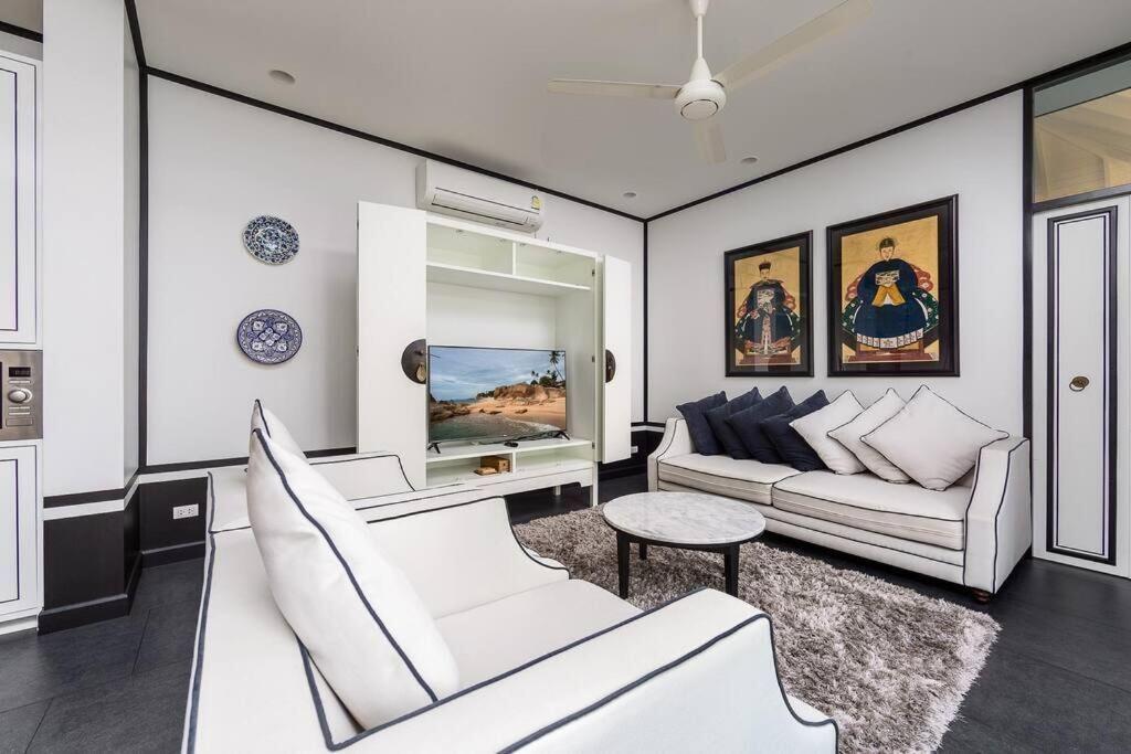 Mono 3bedroom Seaside Pool Villa Chalong