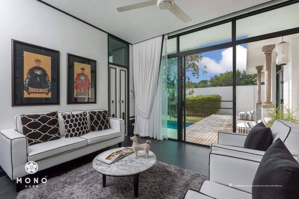 Mono 3bedroom Seaside Pool
