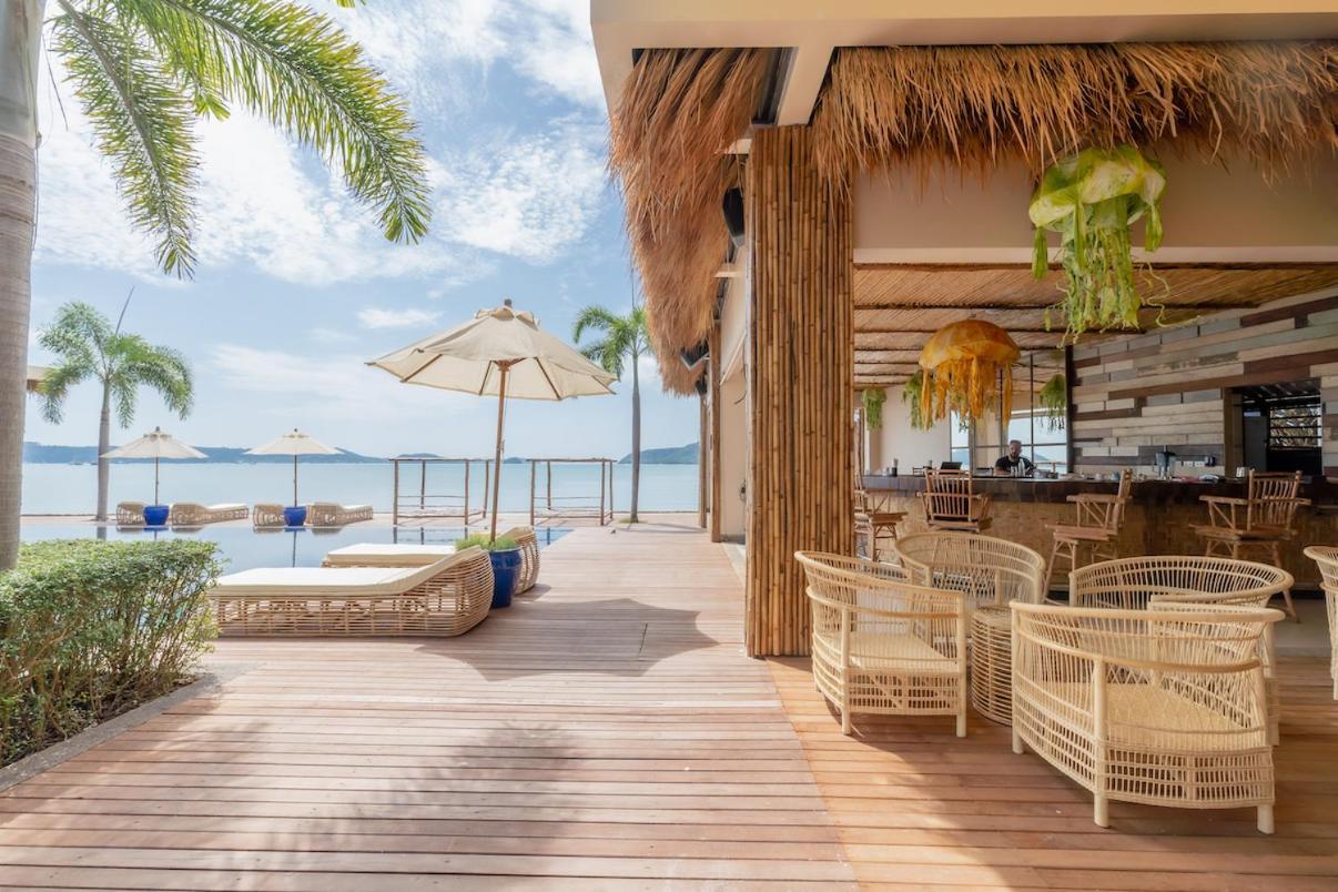 Resort Poppy Beachfront *