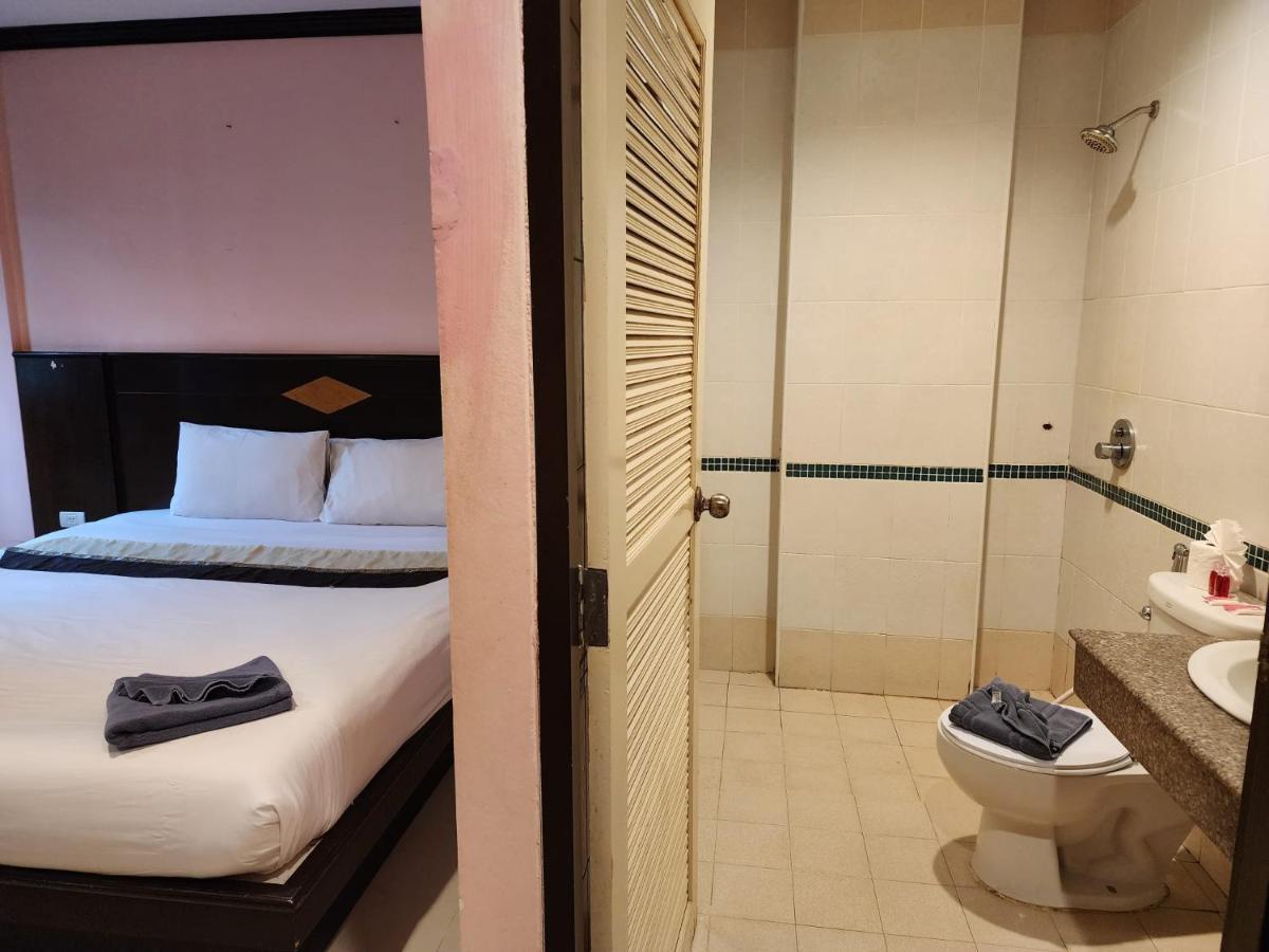 Hollywood Hotel 3*
