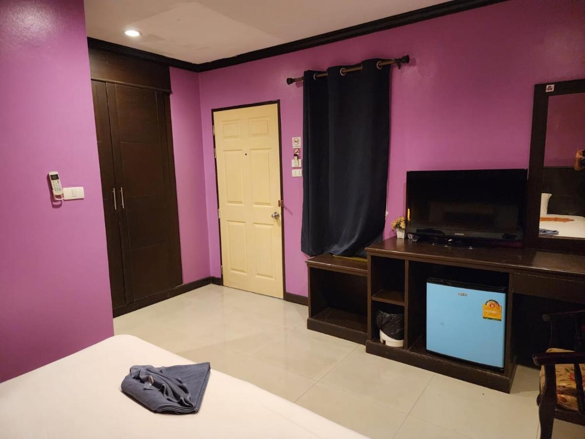 Hollywood Hotel 3*