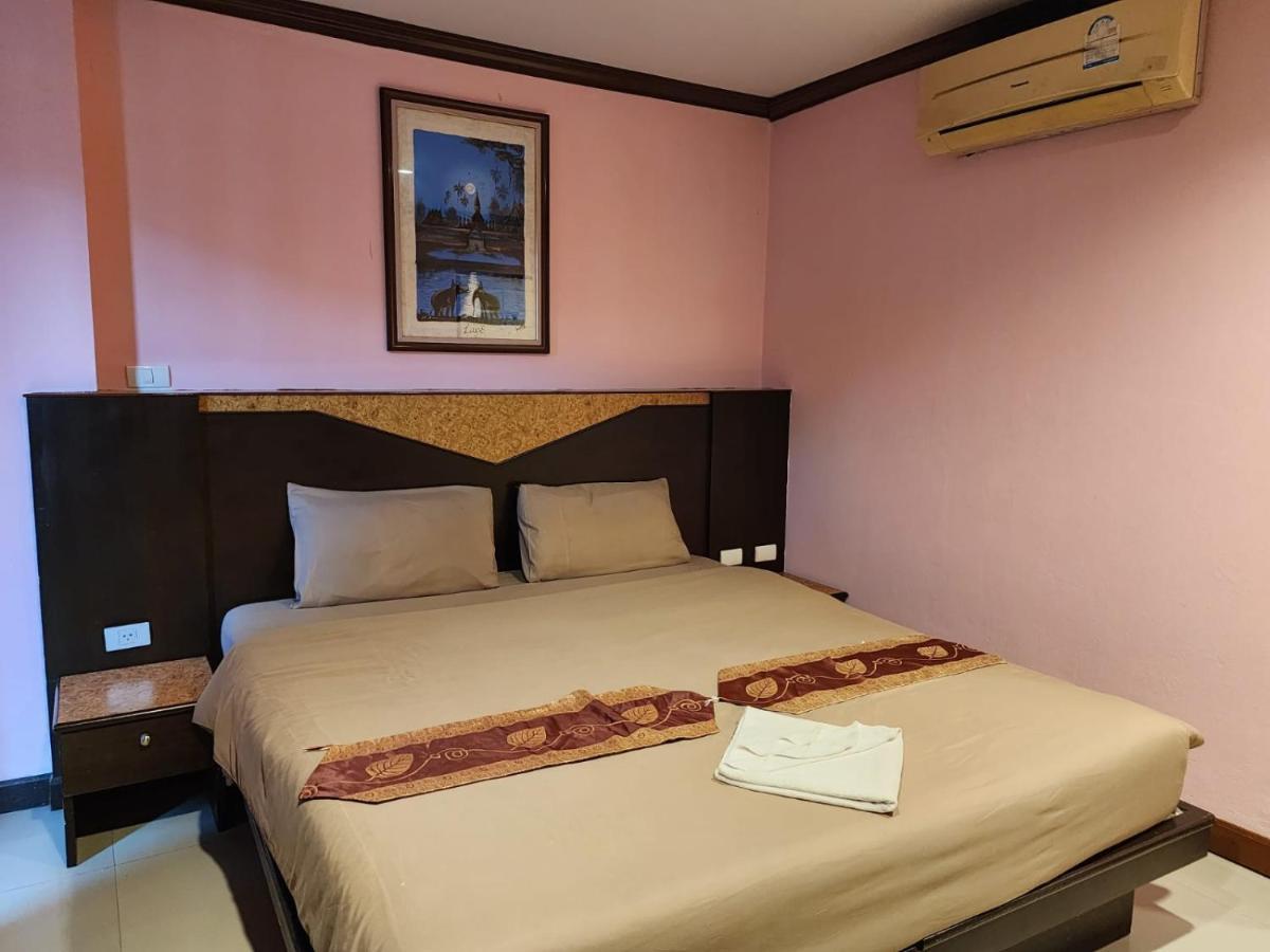 Hollywood Hotel 3*